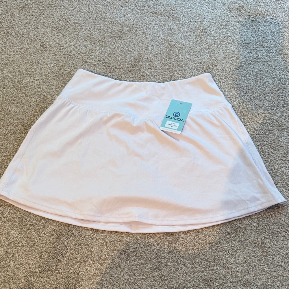 Women's White Tennis Skort with pockets Dlooda